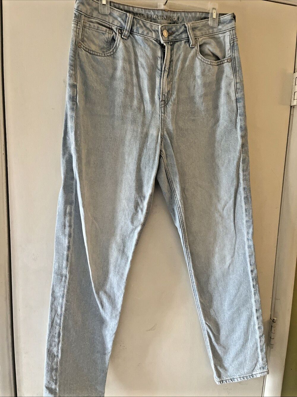 American Eagle Women’s Strigid High-Waisted Light Denim Trouser Mom Jean Sz 10.